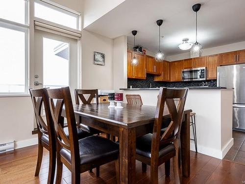 203-1629 Townsite Rd, Nanaimo, BC - Indoor Photo Showing Dining Room