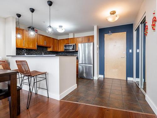 203-1629 Townsite Rd, Nanaimo, BC - Indoor Photo Showing Kitchen