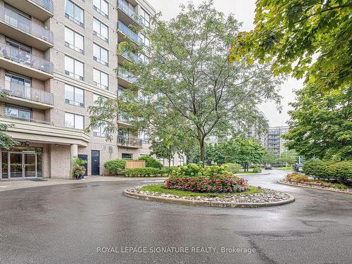 315-1730 Eglinton Ave E, Toronto, ON - Outdoor