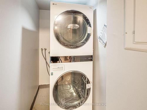 315-1730 Eglinton Ave E, Toronto, ON - Indoor Photo Showing Laundry Room