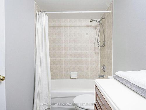 315-1730 Eglinton Ave E, Toronto, ON - Indoor Photo Showing Bathroom