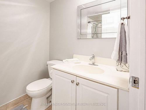 315-1730 Eglinton Ave E, Toronto, ON - Indoor Photo Showing Bathroom