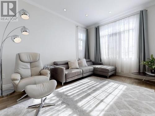 268 Forest Run Boulevard, Vaughan (Patterson), ON - Indoor Photo Showing Living Room