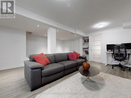 268 Forest Run Boulevard, Vaughan (Patterson), ON - Indoor Photo Showing Living Room