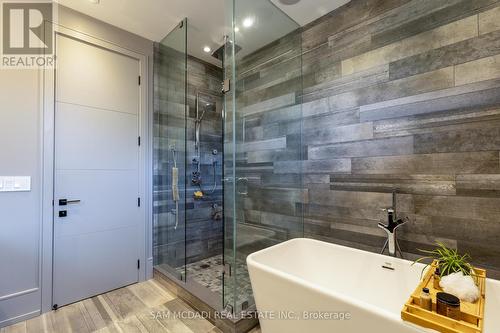 33 Wenonah Drive, Mississauga, ON - Indoor Photo Showing Bathroom