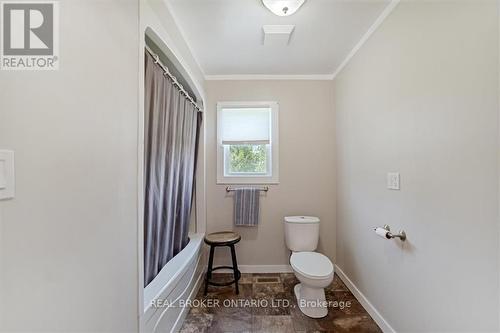 144132 Hawkins Road, Tillsonburg, ON - Indoor Photo Showing Bathroom