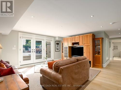 4086 Hickory Drive, Mississauga (Rathwood), ON - Indoor Photo Showing Living Room