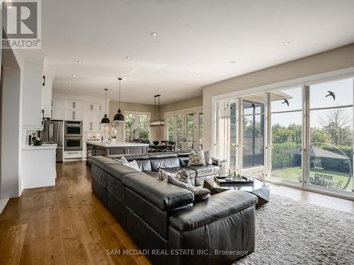 4086 Hickory Drive, Mississauga (Rathwood), ON - Indoor Photo Showing Living Room