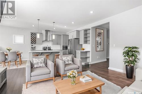 438 Secord Way, Saskatoon, SK - Indoor Photo Showing Living Room