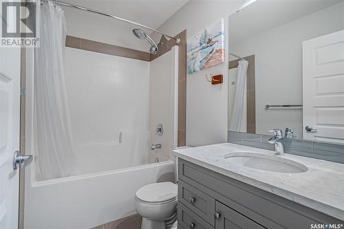 438 Secord Way, Saskatoon, SK - Indoor Photo Showing Bathroom