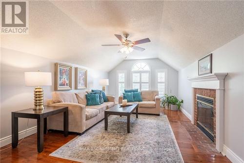 15 Pinecreek Road, Hamilton (Waterdown), ON - Indoor Photo Showing Living Room With Fireplace