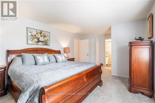 15 Pinecreek Road, Hamilton (Waterdown), ON - Indoor Photo Showing Bedroom