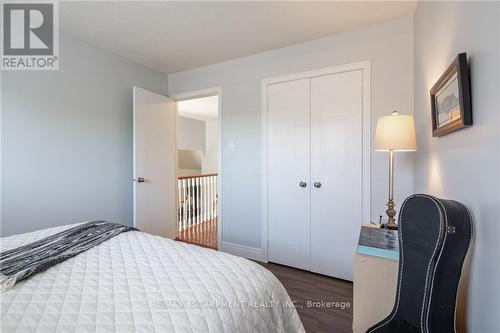 15 Pinecreek Road, Hamilton (Waterdown), ON - Indoor Photo Showing Bedroom