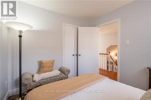 15 Pinecreek Road, Hamilton (Waterdown), ON - Indoor Photo Showing Bedroom