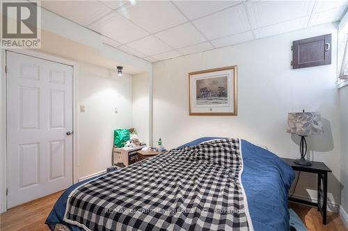 15 Pinecreek Road, Hamilton (Waterdown), ON - Indoor Photo Showing Bedroom