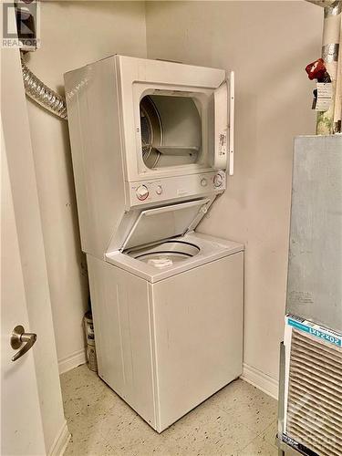 445 Laurier Avenue W Unit#1803, Ottawa, ON - Indoor Photo Showing Laundry Room