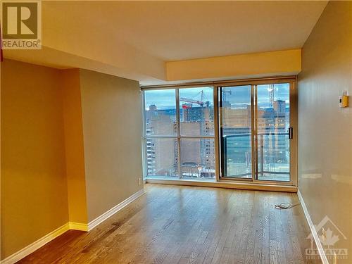 445 Laurier Avenue W Unit#1803, Ottawa, ON - Indoor Photo Showing Other Room