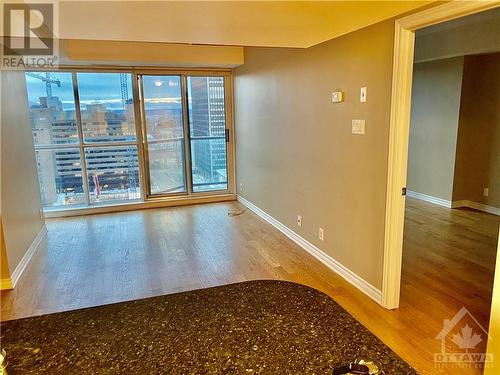 445 Laurier Avenue W Unit#1803, Ottawa, ON - Indoor Photo Showing Other Room