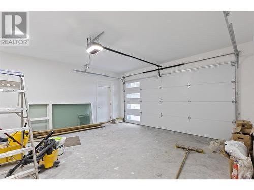 1955 Harris Drive, Penticton, BC - Indoor Photo Showing Garage