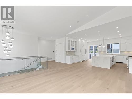 1955 Harris Drive, Penticton, BC - Indoor Photo Showing Kitchen