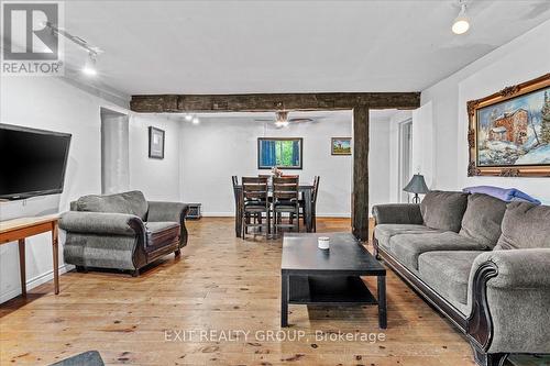 2083 Hollowview Road, Stirling-Rawdon, ON - Indoor Photo Showing Living Room