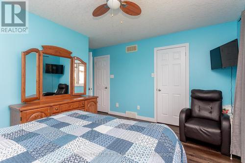 76 Shaw Boulevard, Central Elgin (Lynhurst), ON - Indoor Photo Showing Bedroom