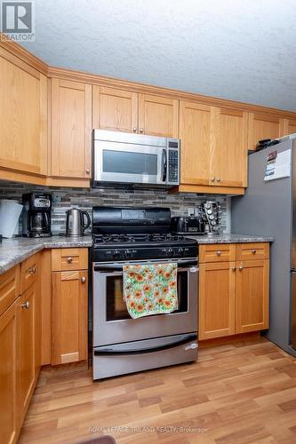 76 Shaw Boulevard, Central Elgin (Lynhurst), ON - Indoor Photo Showing Kitchen