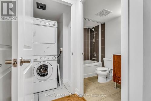 2205 - 5791 Yonge Street, Toronto (Newtonbrook East), ON - Indoor Photo Showing Laundry Room