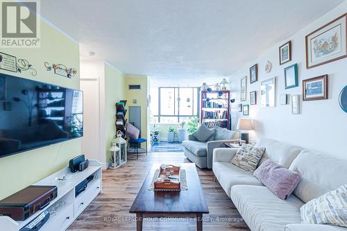 803 - 55 Bamburgh Circle, Toronto (Steeles), ON - Indoor Photo Showing Living Room