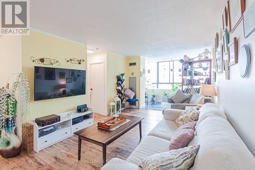 803 - 55 Bamburgh Circle, Toronto (Steeles), ON - Indoor Photo Showing Living Room