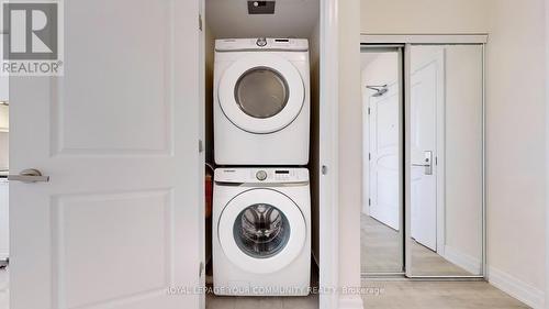 1507 - 9085 Jane Street, Vaughan, ON - Indoor Photo Showing Laundry Room