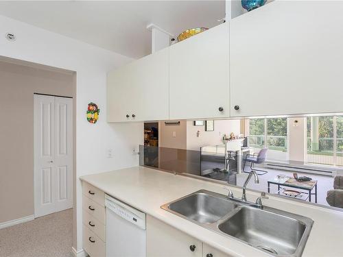 406-1685 Estevan Rd, Nanaimo, BC - Indoor Photo Showing Kitchen With Double Sink