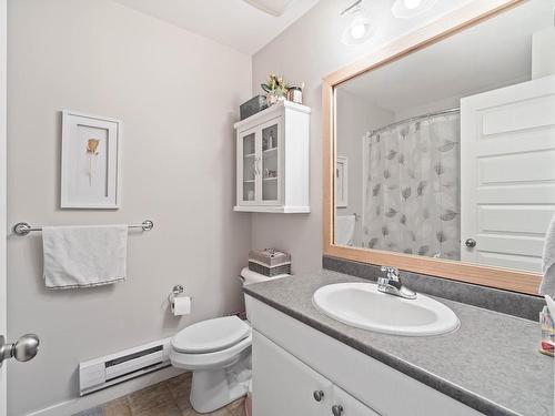 16-1970 Braeview Place, Kamloops, BC - Indoor Photo Showing Bathroom