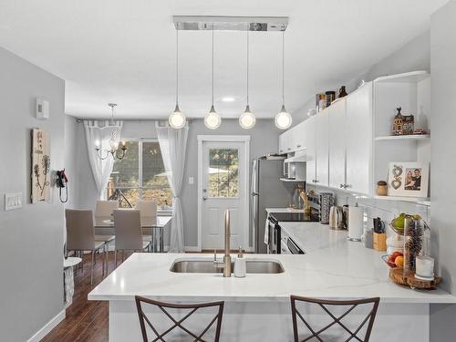 16-1970 Braeview Place, Kamloops, BC - Indoor Photo Showing Kitchen With Upgraded Kitchen