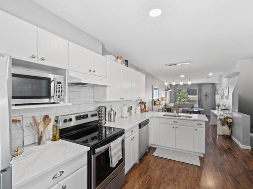 16-1970 Braeview Place, Kamloops, BC - Indoor Photo Showing Kitchen With Upgraded Kitchen