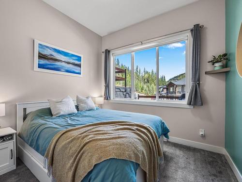 43-1240 Alpine Road, Sun Peaks, BC - Indoor Photo Showing Bedroom