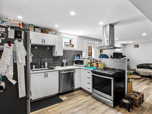 653 Sydney Ave, Kamloops, BC - Indoor Photo Showing Kitchen