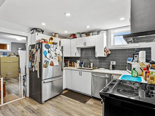 653 Sydney Ave, Kamloops, BC - Indoor Photo Showing Kitchen