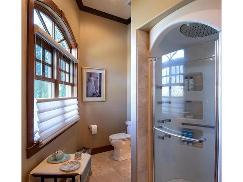 2622 Thompson Drive, Kamloops, BC - Indoor Photo Showing Bathroom