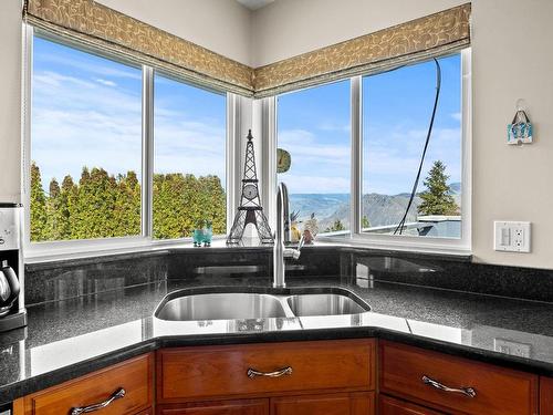 2015 High Country Blvd, Kamloops, BC - Indoor Photo Showing Kitchen With Double Sink