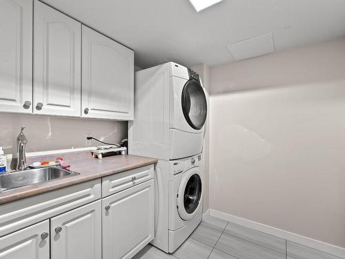 2015 High Country Blvd, Kamloops, BC - Indoor Photo Showing Laundry Room