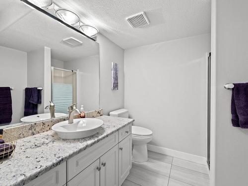 2015 High Country Blvd, Kamloops, BC - Indoor Photo Showing Bathroom