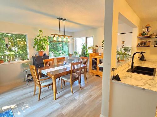 160 Pump Road, Kamloops, BC - Indoor Photo Showing Dining Room