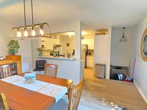 160 Pump Road, Kamloops, BC - Indoor Photo Showing Dining Room