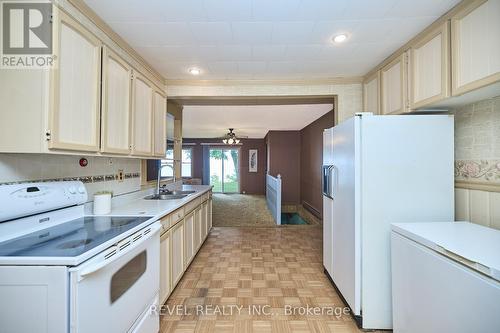 10 Firelane 10A Road, Niagara-On-The-Lake, ON - Indoor Photo Showing Kitchen With Double Sink