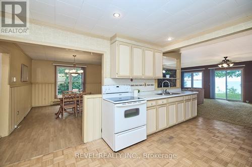 10 Firelane 10A Road, Niagara-On-The-Lake, ON - Indoor Photo Showing Kitchen With Double Sink