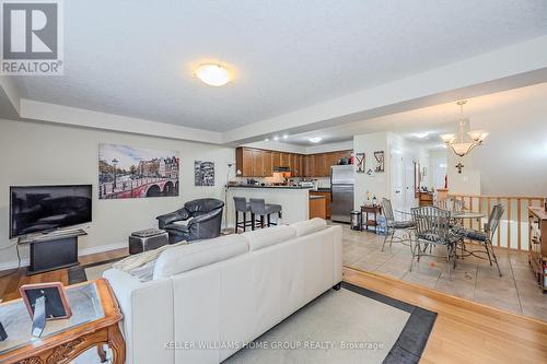 51 - 167 Arkell Road, Guelph (Pine Ridge), ON - Indoor Photo Showing Living Room