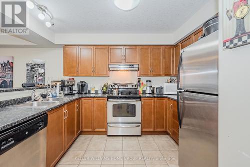 51 - 167 Arkell Road, Guelph (Pine Ridge), ON - Indoor Photo Showing Kitchen With Double Sink