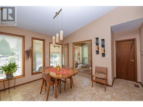 605 Larkspur, Vernon, BC - Indoor Photo Showing Dining Room