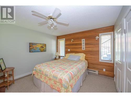 605 Larkspur, Vernon, BC - Indoor Photo Showing Bedroom